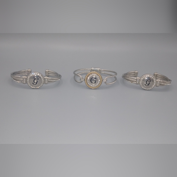 Silver Tone bracelet with Initial G - Picture 3 of 3